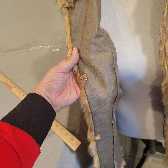 TCEC Faux Fur Vest Size Medium - Picture 2 of 8